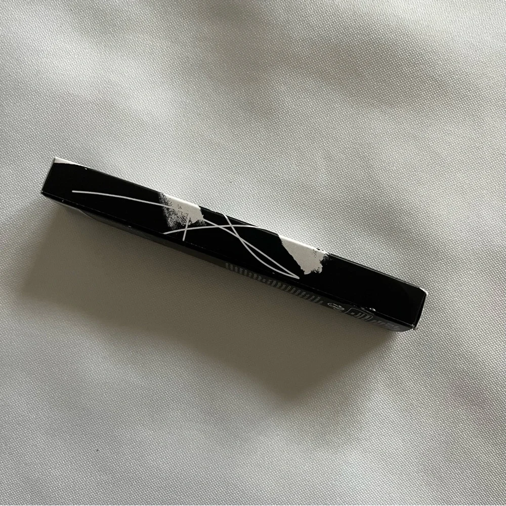 FENTY BEAUTY by Rihanna Shawdowstix Longwear Eyeshadow Stick Tira’Miss You NWT